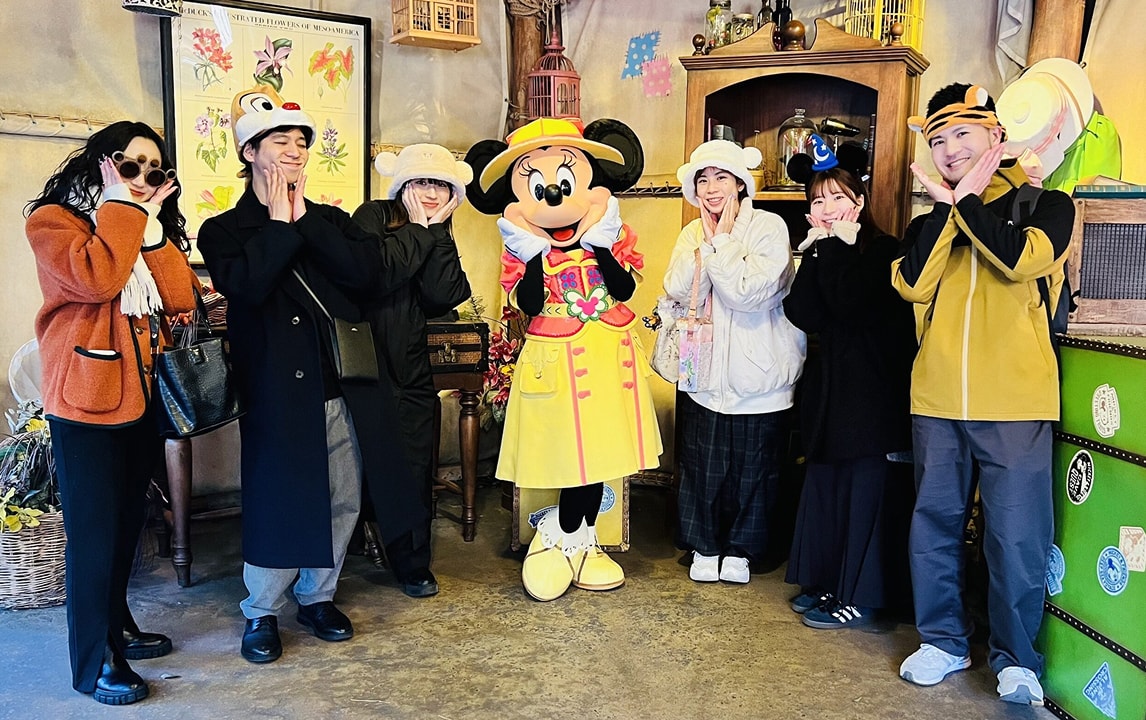 社内の集合写真